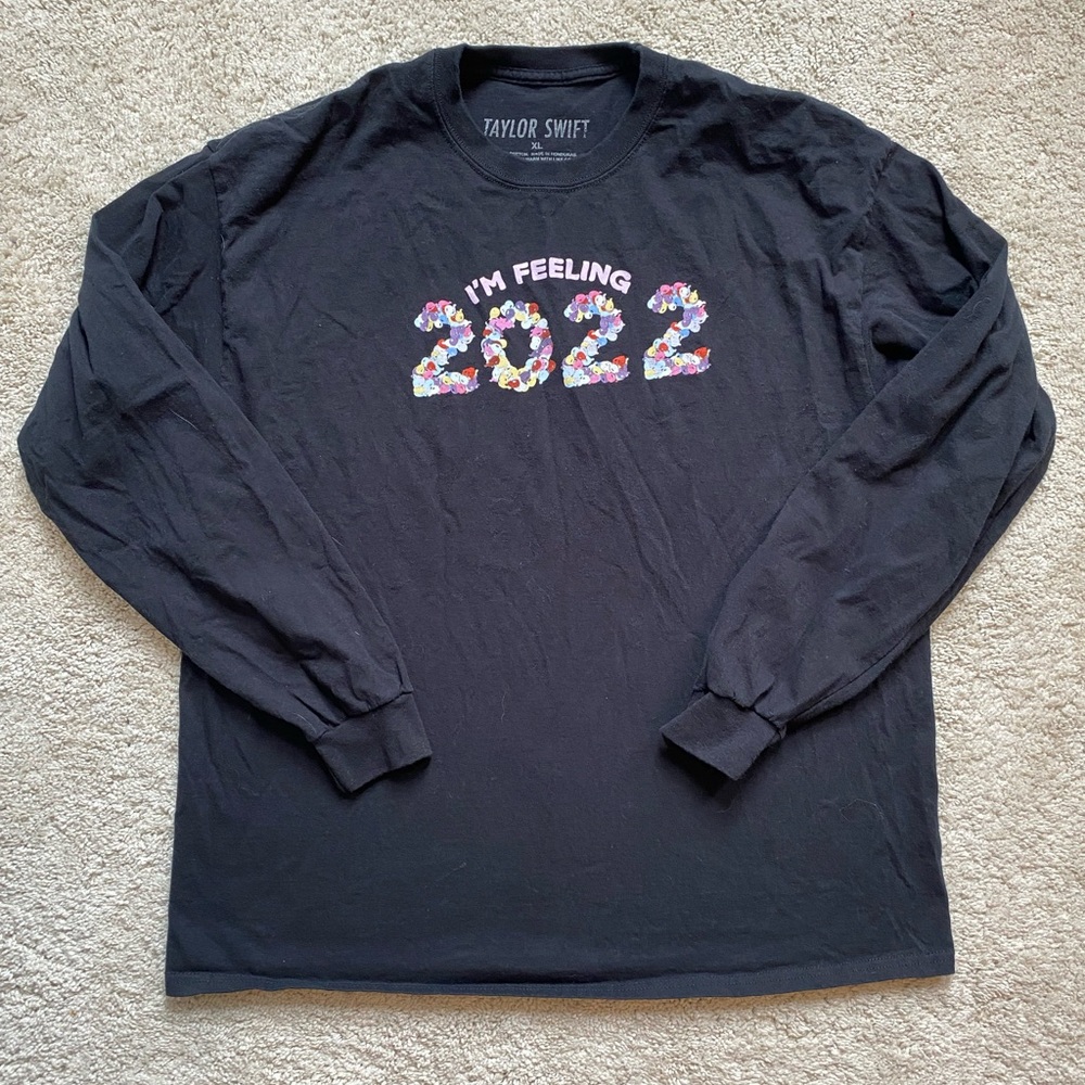 Taylor Swift Black Long Sleeve "I'm Feeling 2022" Floral Graphic Tee